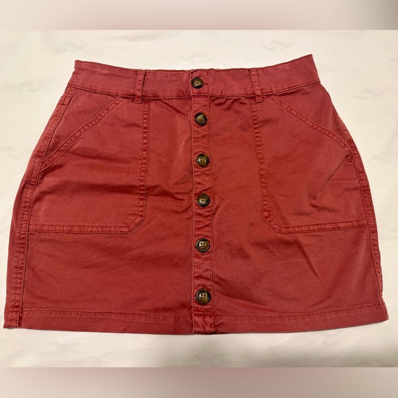 Garage Button Mini Skirt Maroon Size Small - Picture 1 of 10